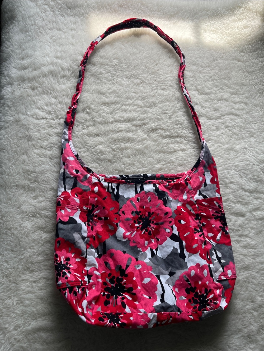 Thirty-one Inside Out Crossbody bag Bold Bloom Floral pattern